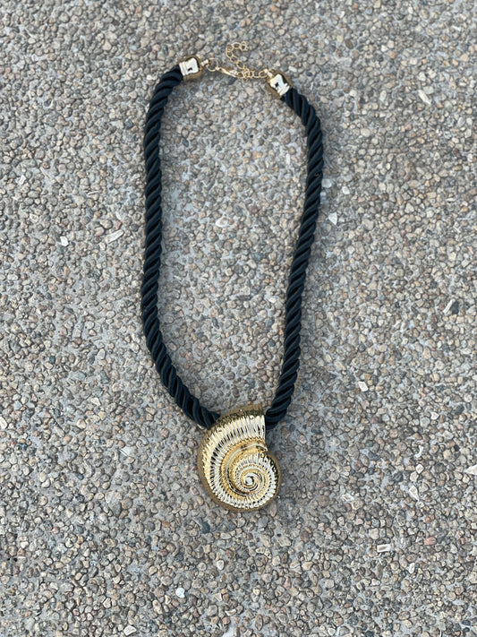 COLLAR CONCHA